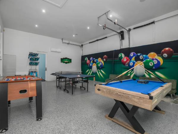 Luxury Naples Retreat - Modern Estate with Pool, Game Room & More